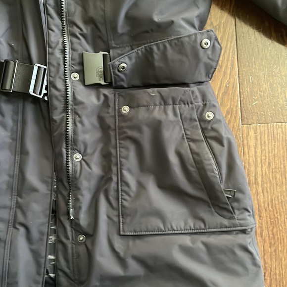 The North Face XS Women’s hooded parka with belt - Picture 8 of 12